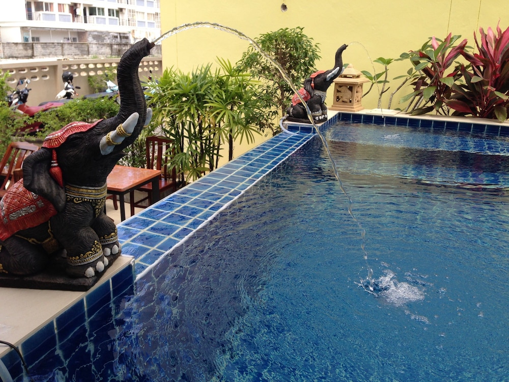 green harbor hotel and service apartment