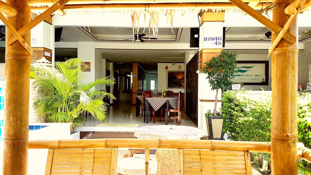 green harbor hotel and service apartment