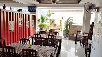 green harbor hotel and service apartment