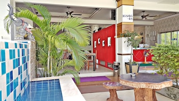 green harbor hotel and service apartment