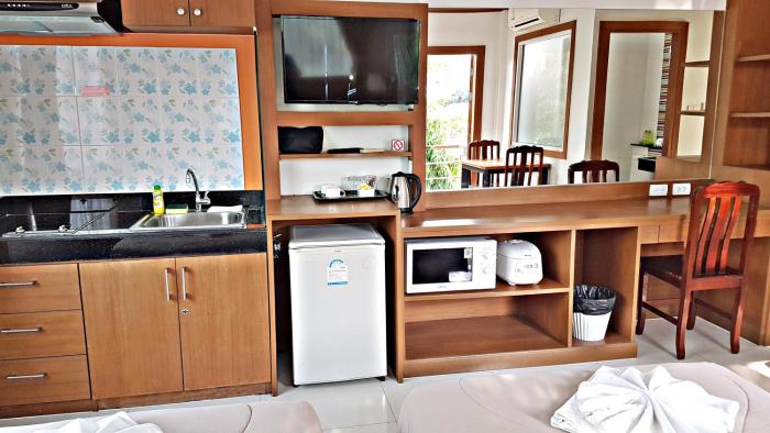 green harbor hotel and service apartment