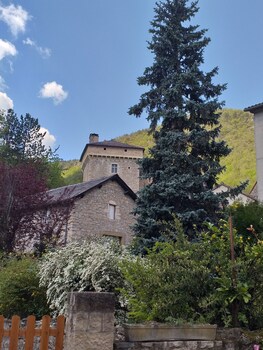 Gite Evolutions,Paroisse Saint-Pierre De La Vallée Du Tarn>>Peyreleau,1 star
