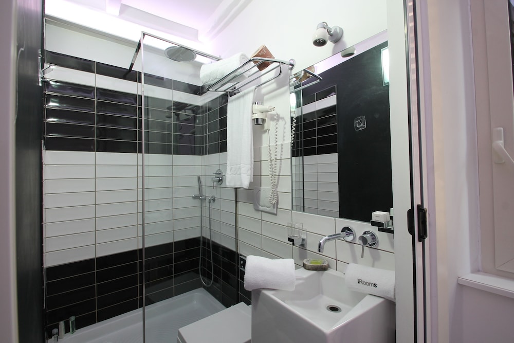 irooms rome spanish steps
