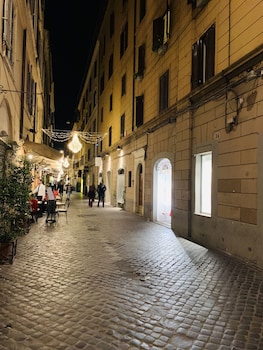 irooms rome spanish steps