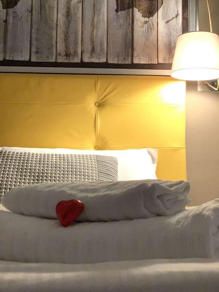 irooms rome spanish steps