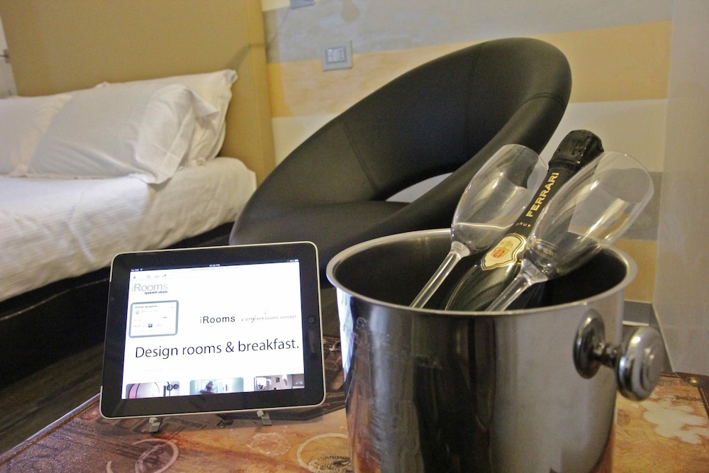 irooms rome spanish steps