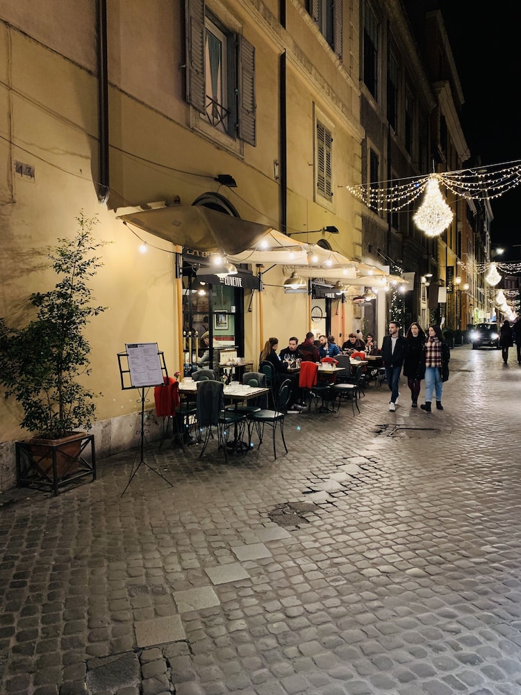 irooms rome spanish steps