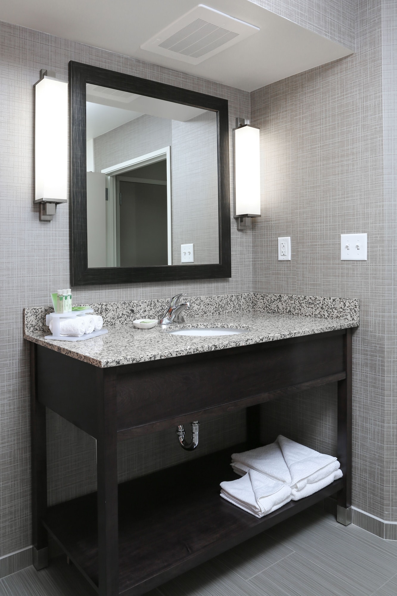 holiday inn express moline quad cities area by ihg