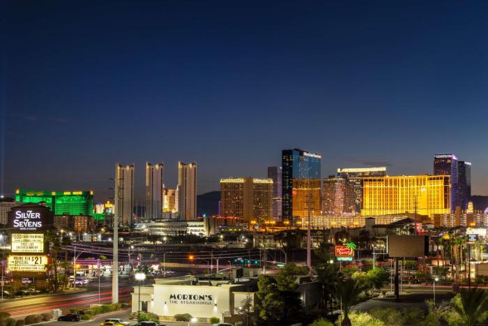 doubletree by hilton las vegas east flamingo
