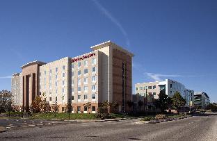 hampton inn and suites st louis at forest park