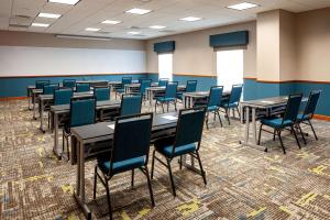 hampton inn and suites st louis at forest park