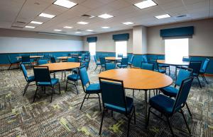 hampton inn and suites st louis at forest park