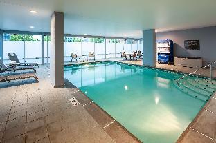 hampton inn and suites st louis at forest park