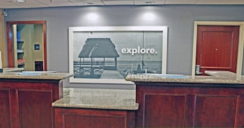 hampton inn and suites norfolk airport