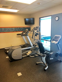 hampton inn and suites norfolk airport