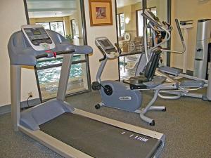 hampton inn and suites norfolk airport