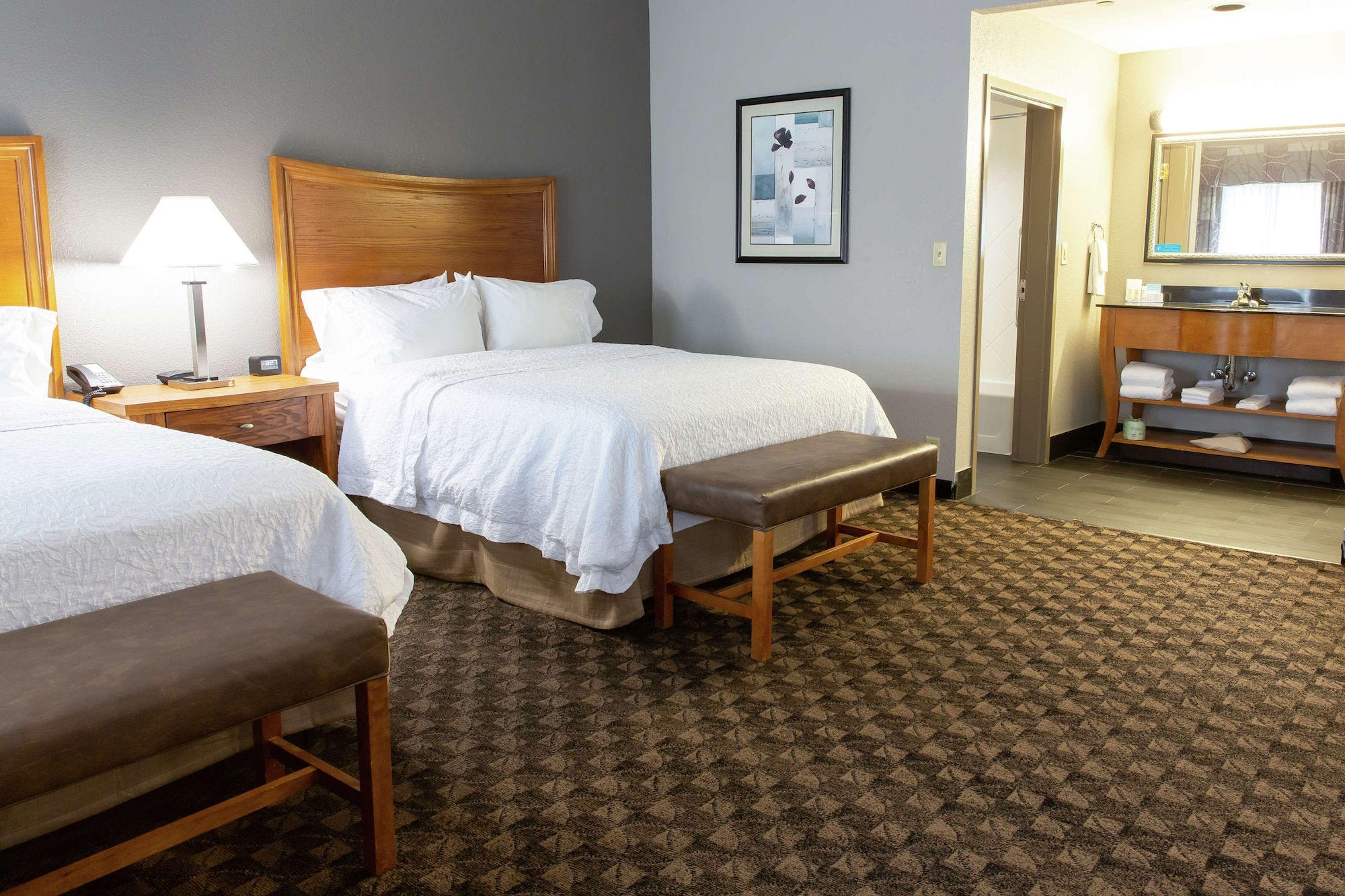 hampton inn and suites chesapeake square mall
