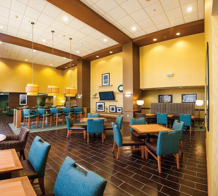 hampton inn and suites chesapeake square mall