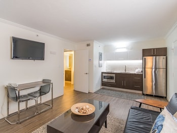 hibiscus suites gateway to siesta key