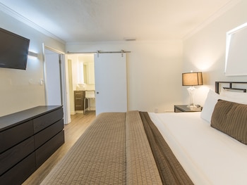 hibiscus suites gateway to siesta key