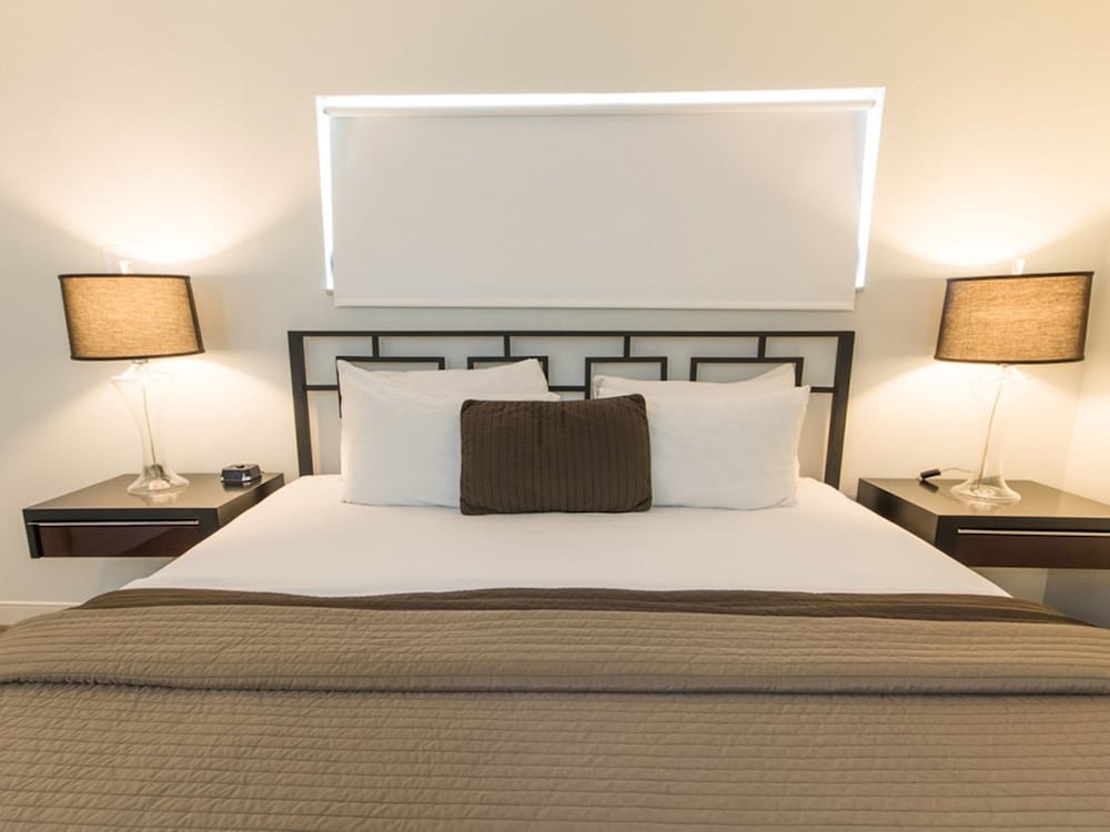 hibiscus suites gateway to siesta key