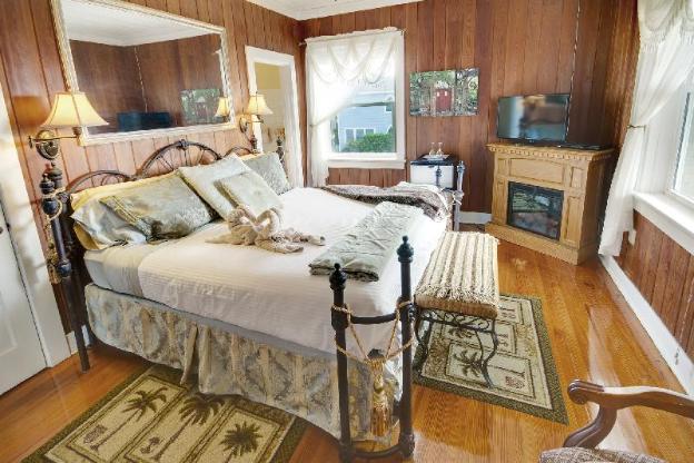 beachfront bed and breakfast