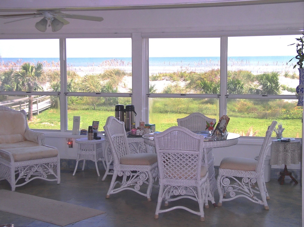 beachfront bed and breakfast