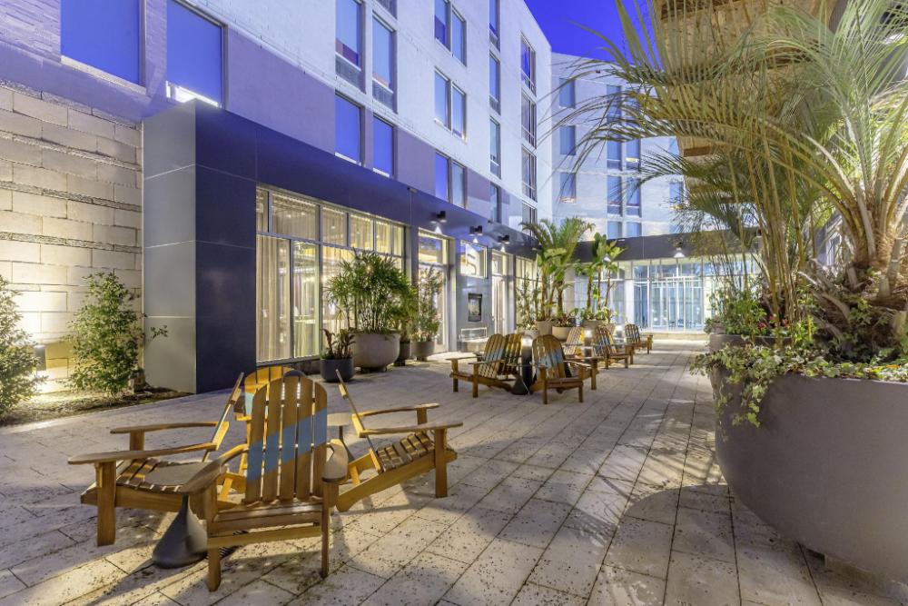 aloft jacksonville tapestry park