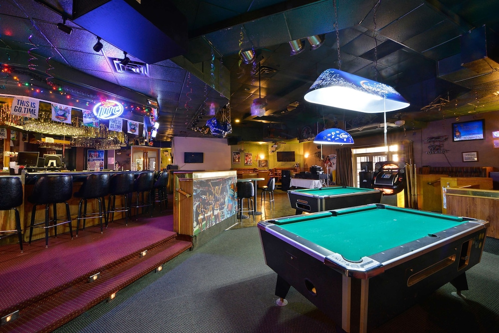 red roof inn la marque