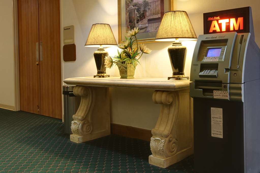 red roof inn la marque