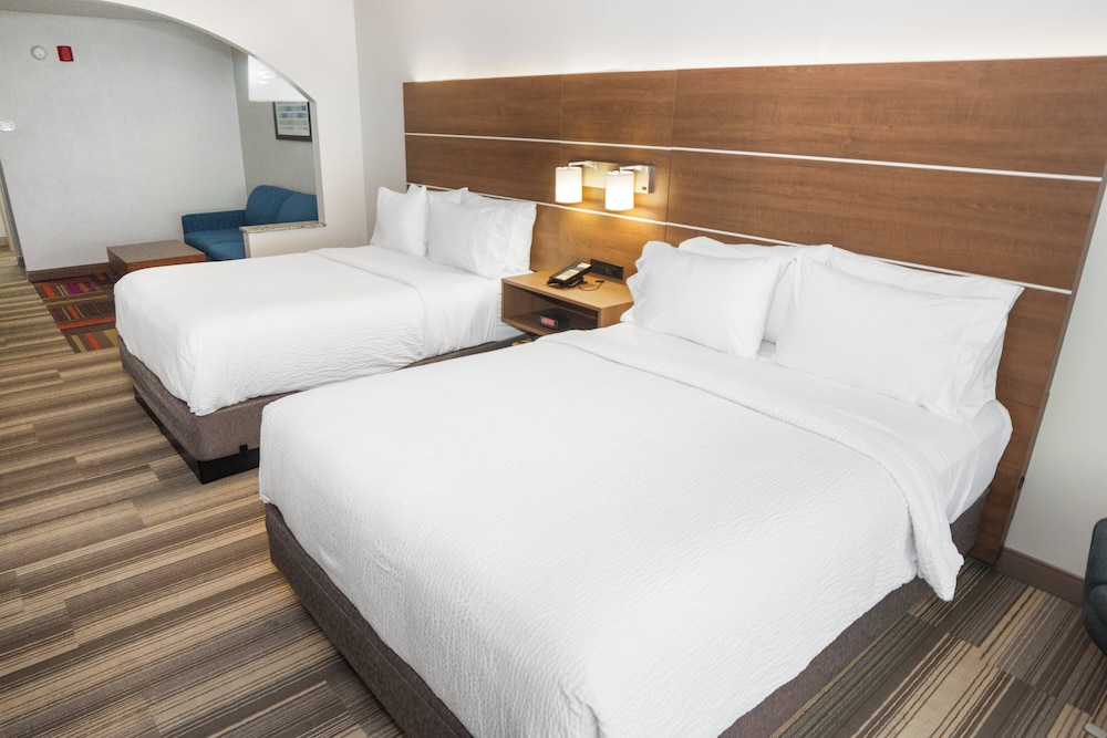 holiday inn express and suites stroudsburg poconos by ihg