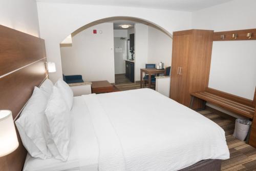 holiday inn express and suites stroudsburg poconos by ihg