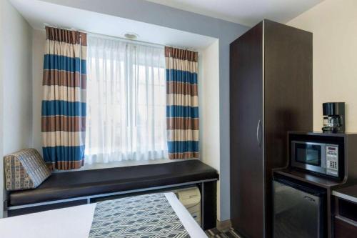 microtel inn and suites by wyndham baton rouge airport