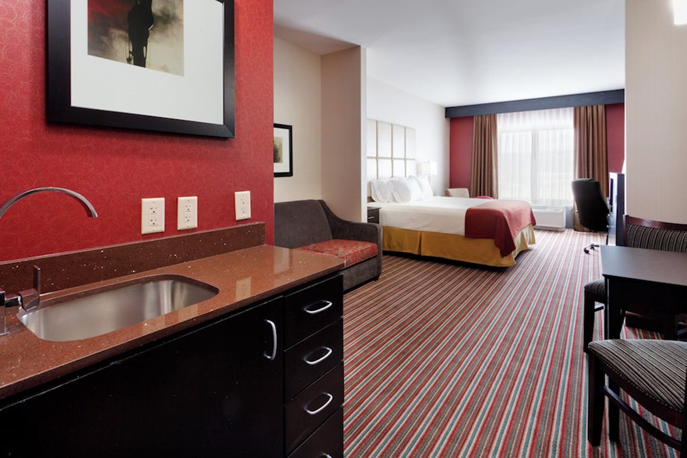 holiday inn express and suites northeast by ihg