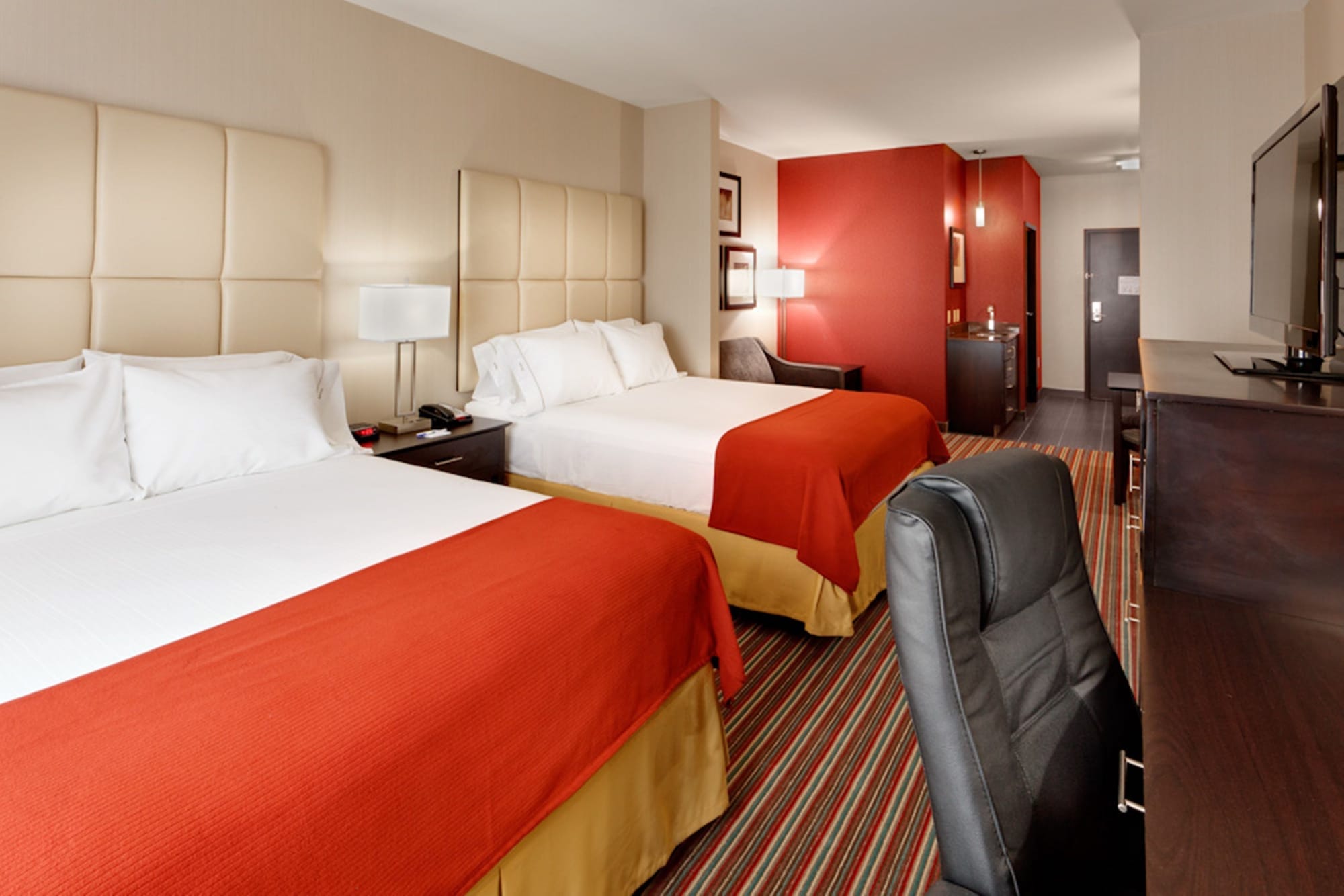 holiday inn express and suites northeast by ihg