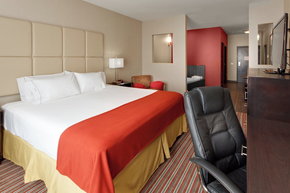 holiday inn express and suites northeast by ihg