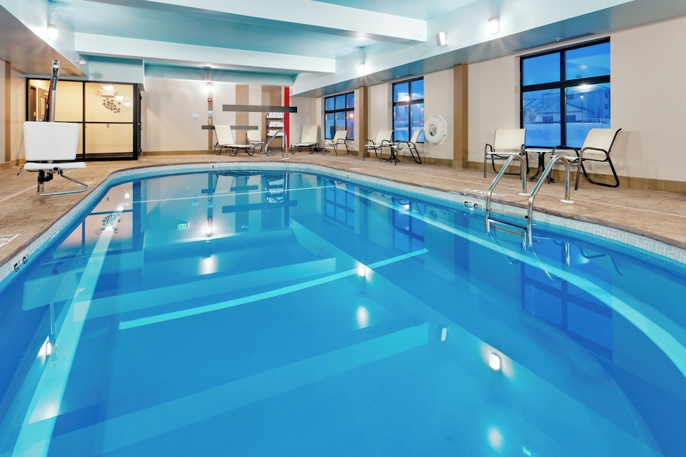 holiday inn express and suites northeast by ihg