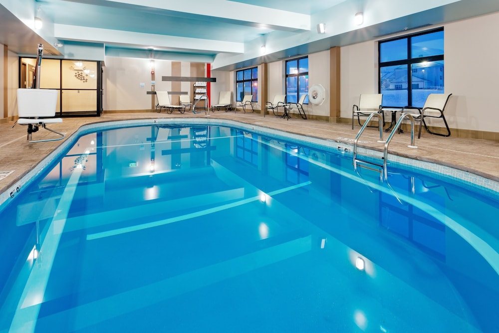 holiday inn express and suites northeast by ihg