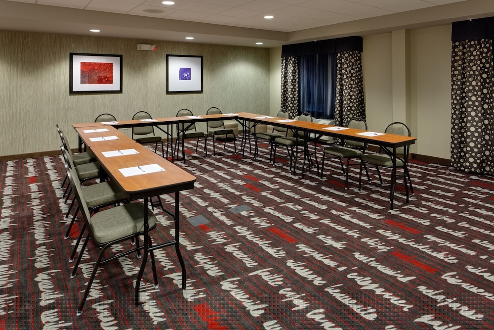 holiday inn express and suites northeast by ihg