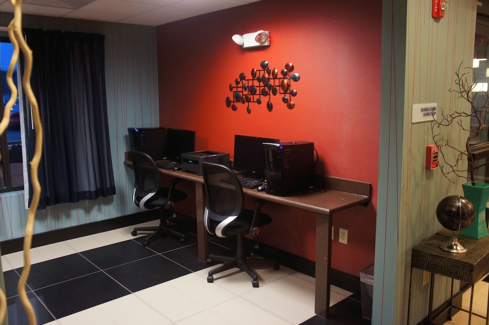 holiday inn express and suites northeast by ihg