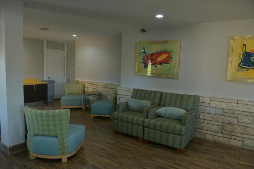 rodeway inn and suites winter haven chain of lakes