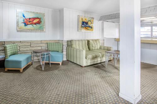 rodeway inn and suites winter haven chain of lakes