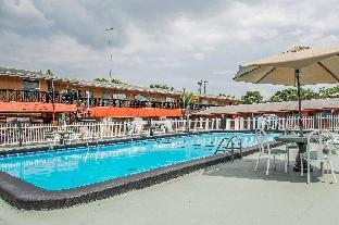 rodeway inn and suites winter haven chain of lakes