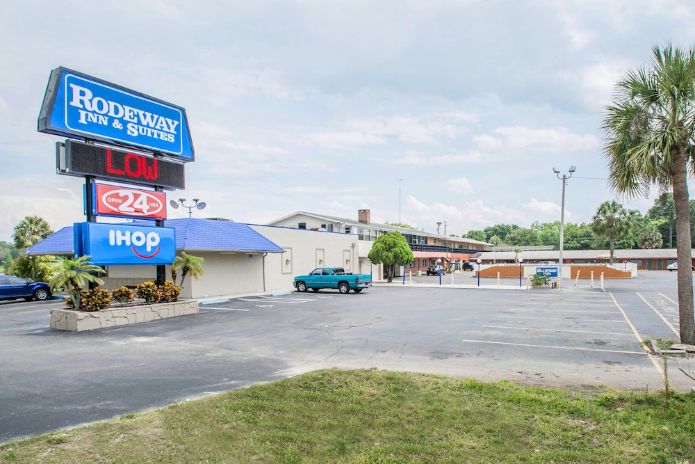 rodeway inn and suites winter haven chain of lakes