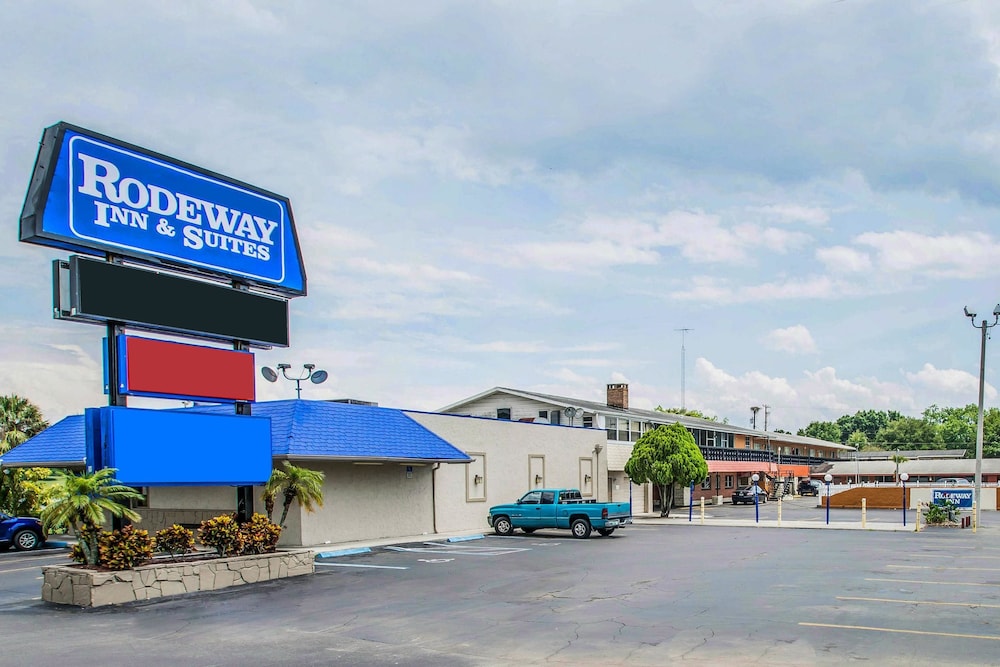 rodeway inn and suites winter haven chain of lakes