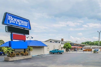 rodeway inn and suites winter haven chain of lakes