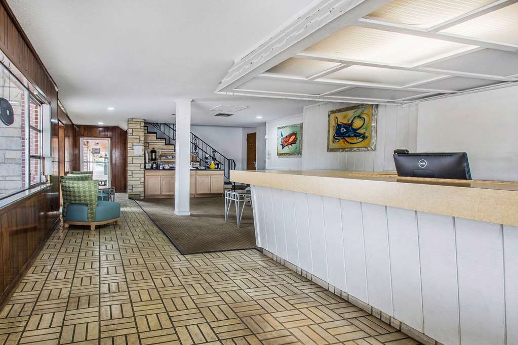 rodeway inn and suites winter haven chain of lakes