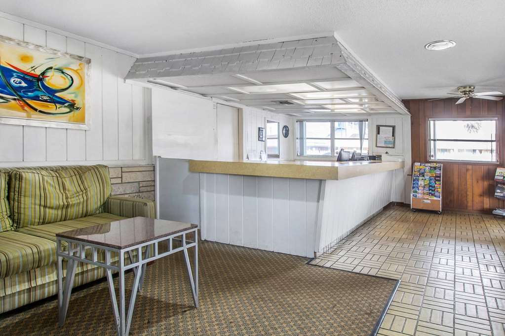 rodeway inn and suites winter haven chain of lakes