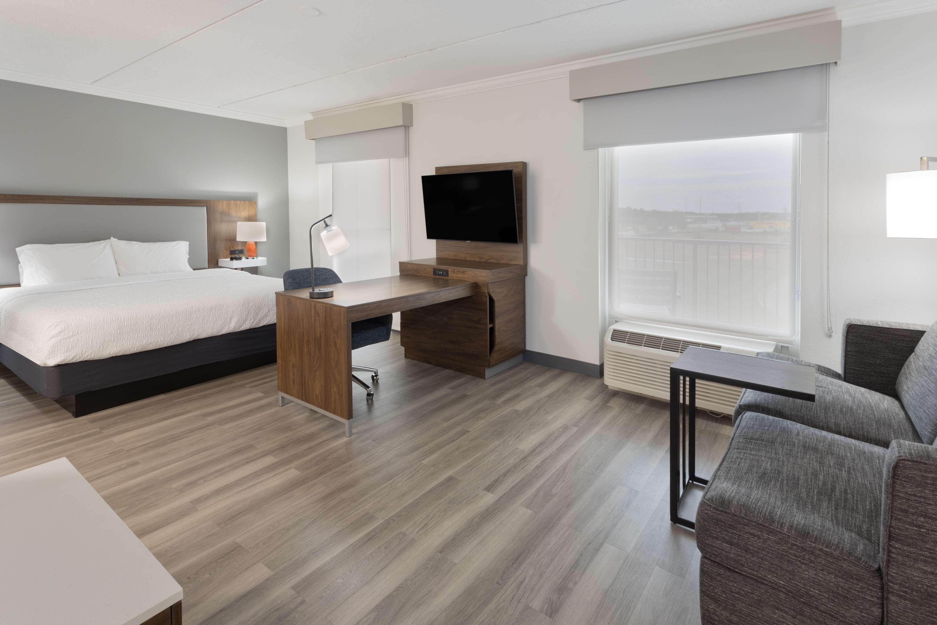 hampton inn and suites lanett west point