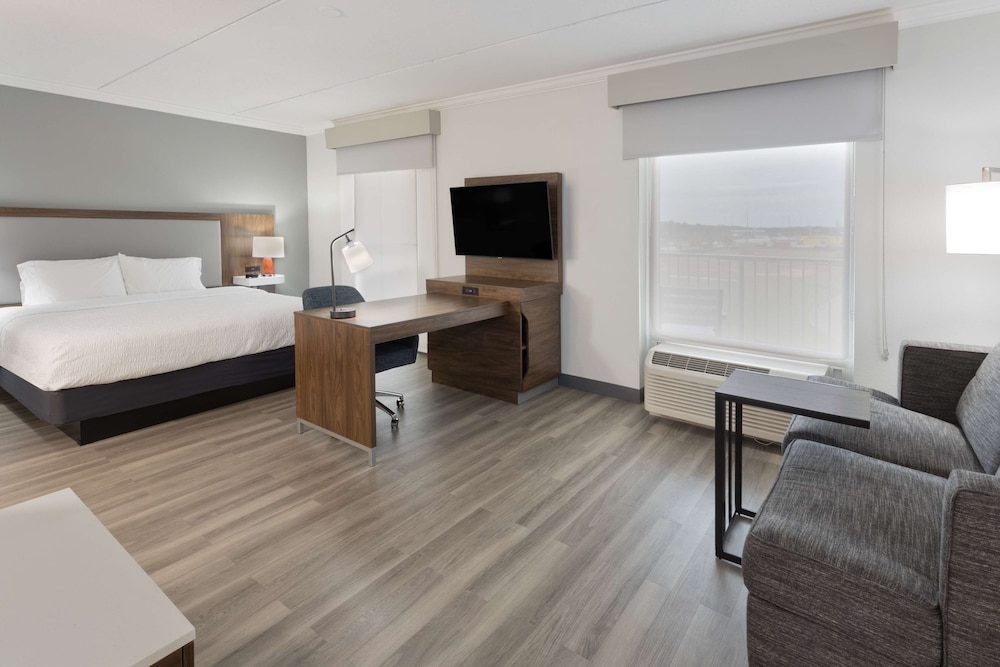 hampton inn and suites lanett west point